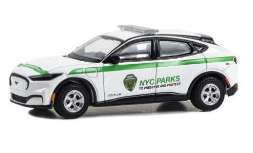 Coche miniatura Ford Mustang 1/64 Greenlight Mach E NYC Department Of Parks & Recreation 2023 1:64 Ford Mustang 1/64 Greenlight Mach E NYC Department Of Parks & Recreation 2023 1:64 coche miniatura