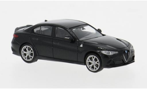 Coche miniatura Alfa Romeo Giulia 1/87 Minichamps Quadrifoglio metallise schwarz 2017 1:87 Alfa Romeo Giulia 1/87 Minichamps Quadrifoglio metallise schwarz 2017 1:87 coche miniatura