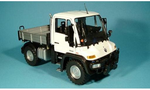 Coche miniatura Mercedes Unimog 1/24 Welly U400 weiss 1:24 Mercedes Unimog 1/24 Welly U400 weiss 1:24 coche miniatura