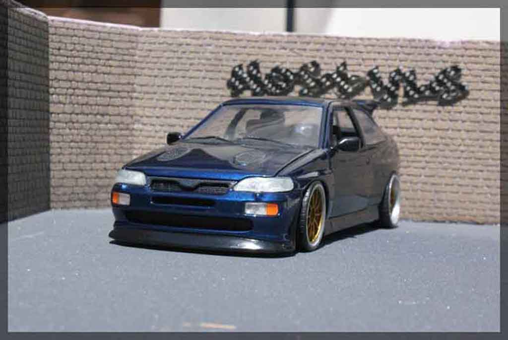 Ford Escort Cosworth 1/18 Ut Models Cosworth serie limite miki biasion