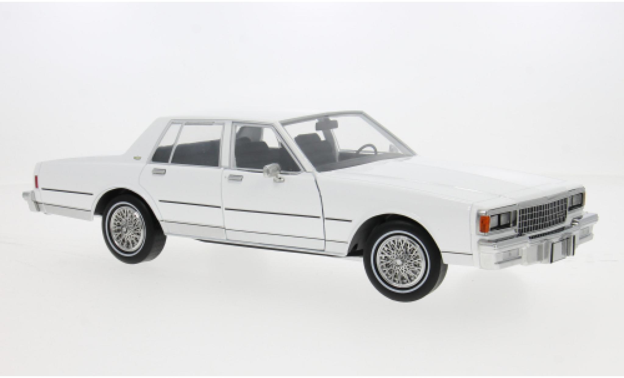 Chevrolet Caprice Classic Greenlight weiss 1983 1:18 coche miniatura