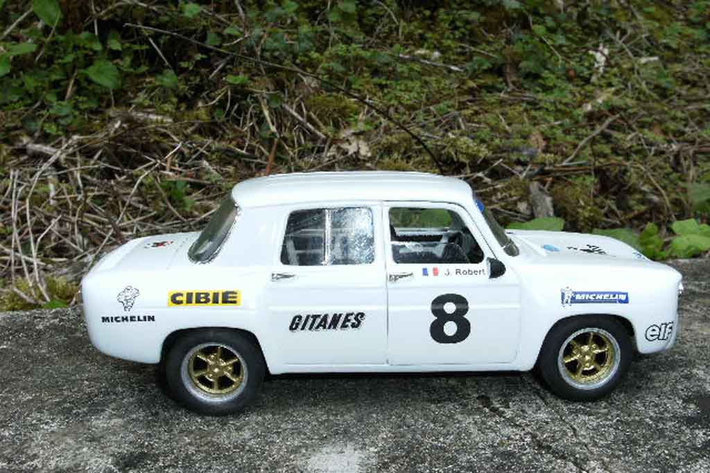 Renault 8 Gordini 1/18 Solido Gordini blanco jantes larges et kit carrosserie dinacar