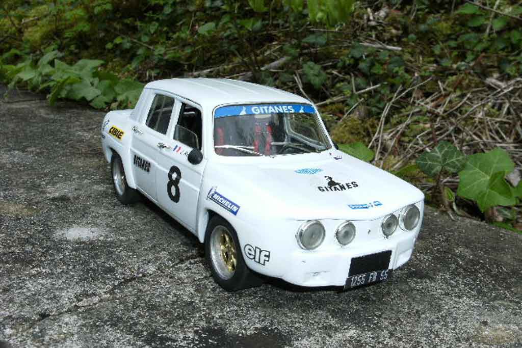 Renault 8 Gordini 1/18 Solido Gordini blanco jantes larges et kit carrosserie dinacar