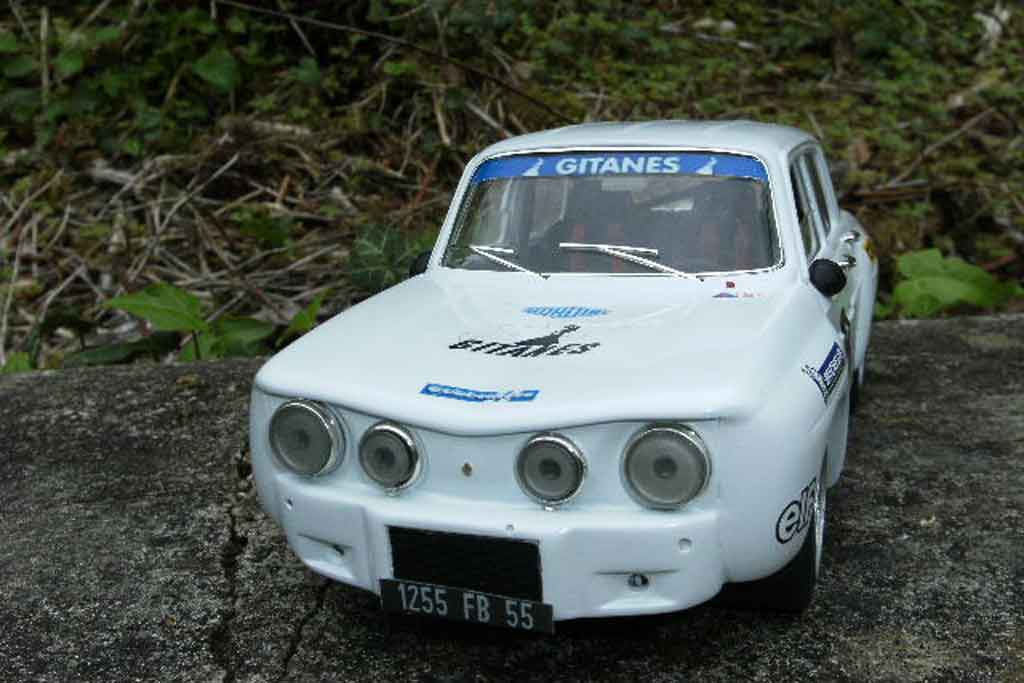 Renault 8 Gordini 1/18 Solido Gordini blanco jantes larges et kit carrosserie dinacar
