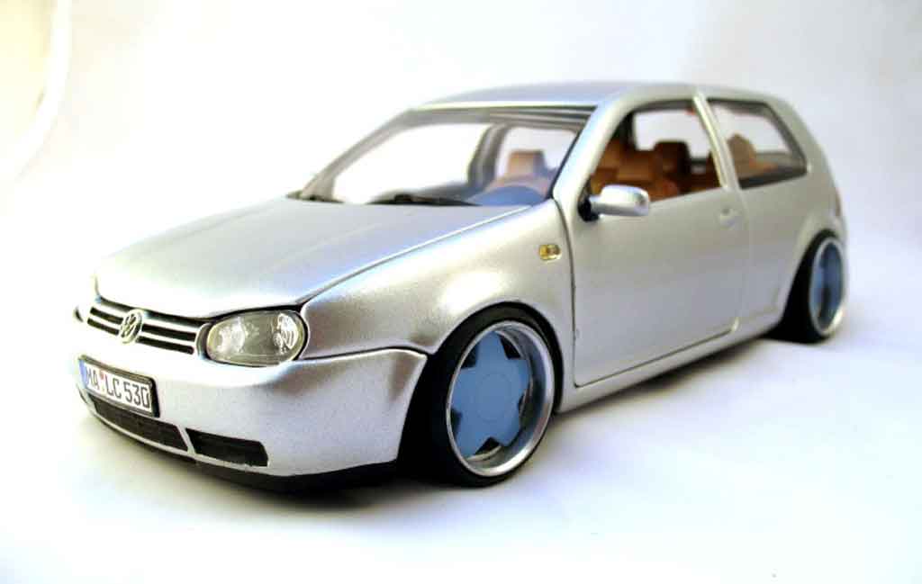 Volkswagen Golf 4 GTI 1/18 Revell 4 GTI german look jantes borbet type a coche miniatura