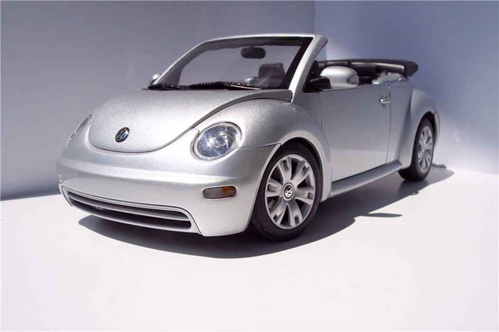 Volkswagen New Beetle cabriolet 1/18 Burago cabriolet gris metallisee coche miniatura