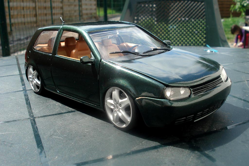 Volkswagen Golf 4 GTI 1/18 Revell 4 GTI grun jantes porsche et lissage carrosserie Coche miniatura Volkswagen Golf 4 GTI 1/18 Revell 4 GTI grun jantes porsche et lissage carrosserie coche miniatura