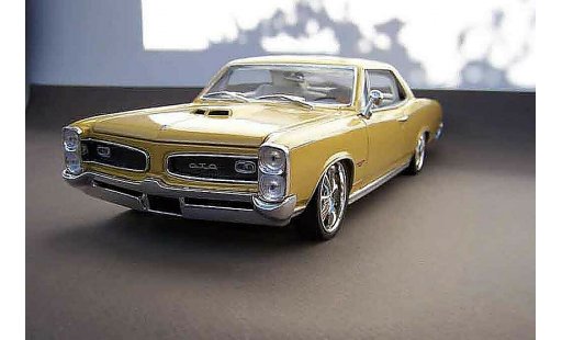 Pontiac GTO Base 1/18 Welly westcoast coche miniatura