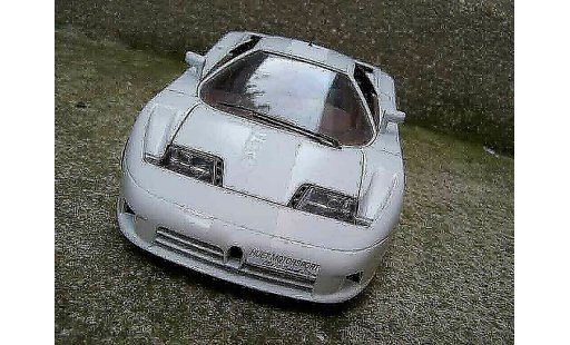 Bugatti EB110 special edition 1/18 Burago  coche miniatura