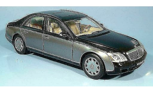 Maybach 57 SWB 1/18 Autoart negro / gris millennium edition 2002 coche miniatura