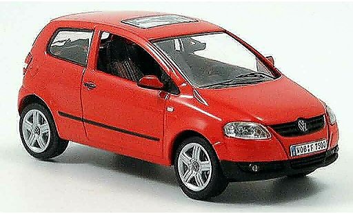 Volkswagen Fox Base 1/43 Schuco rojo avec lenkung 2005 coche miniatura