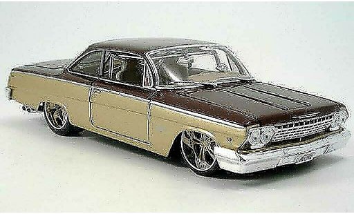 Chevrolet Bel Air tuning 1/18 Maisto 1962 or marrontuning car coche miniatura