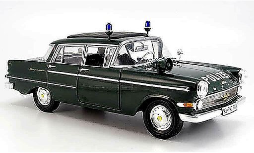 Opel Kapitan P2.6 1/18 Revell polic&Atilde;&shy;a 1961 coche miniatura
