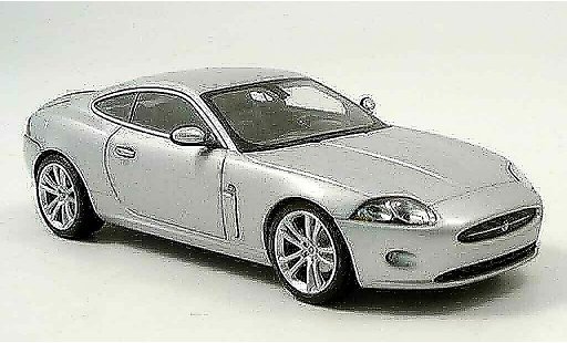 Jaguar XK coupe 1/43 Minichamps gris metallisee 2005 coche miniatura