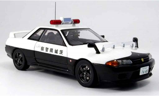 Nissan Skyline R32 1/18 Autoart gtr polic&Atilde;&shy;a japan coche miniatura