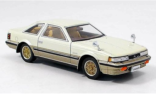 Toyota Soarer 2800 GT 1/43 Aoshima liaveced beige 1982 coche miniatura