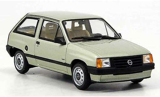 Opel Corsa A Base 1/43 Minichamps a verde coche miniatura