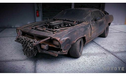 Plymouth Cuda Zombie Crusher 1/18 Highway 61 madmax coche miniatura