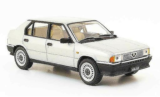Alfa Romeo 33 1.3 1/43 Pego gris metallisee 1983 coche miniatura