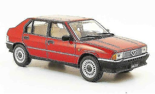 Alfa Romeo 33 1.3 1/43 Pego rojo 1983 coche miniatura