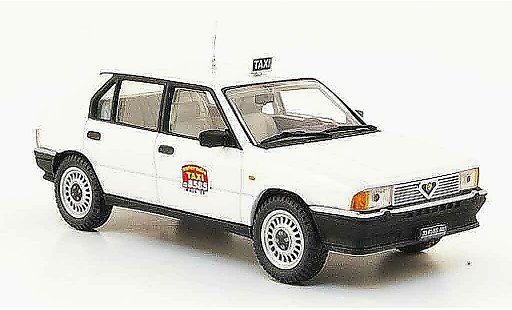 Alfa Romeo 33 1.3 1/43 Pego blanco taxi mailand coche miniatura