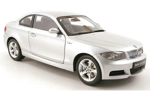 Bmw 135 E82 1/18 Kyosho i coupe () gris metallized coche miniatura
