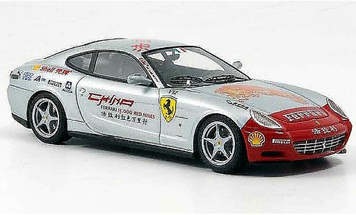Ferrari 612 Scaglietti 1/43 Look Smart gris metallisee rojo 15000 rojo miles tour coche miniatura