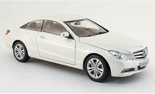 Mercedes Classe E Coupe 1/18 Norev (c 207) blanco 2009 coche miniatura