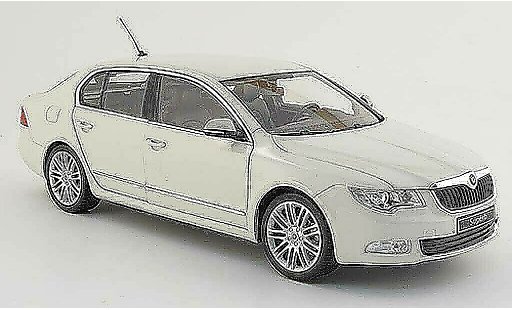 Skoda Superb 2009 1/18 Abrex ii blanco coche miniatura