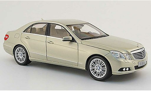 Mercedes Classe E Base 1/18 Minichamps (w 212) beige 2009 coche miniatura