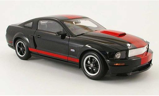 Shelby GT Coupe 1/18 Shelby Collectibles negro/rojo barrett-jackson edition 2008 coche miniatura