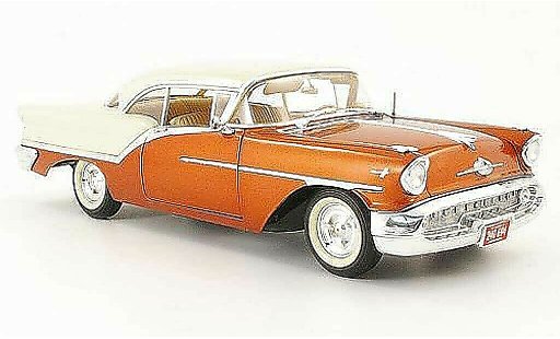 Oldsmobile Super 88 Base 1/18 Highway 61 naranja/beige 1957 coche miniatura
