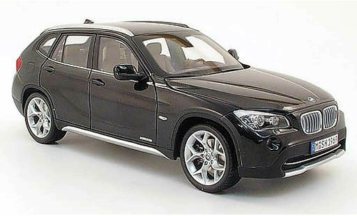 Bmw X1 suv 1/18 Kyosho xDrive 28i negro coche miniatura