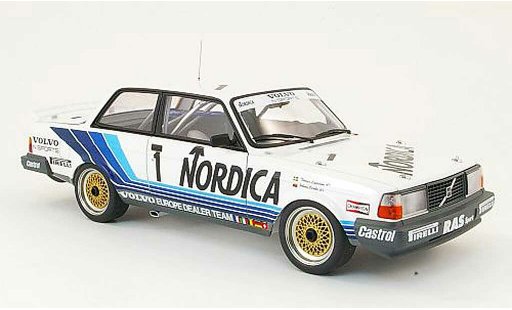 Volvo 240 Turbo 1/18 Autoart no.1 nordica zolder 1986 coche miniatura