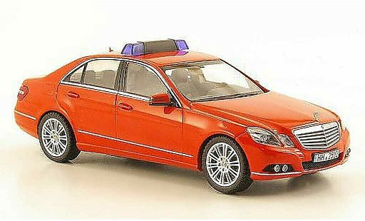 Mercedes Classe E Base 1/43 Schuco Limusina (W212) Bomberos Hamburg coche miniatura
