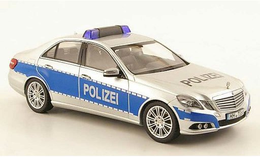 Mercedes Classe E Base 1/43 Schuco Limusina (W212) Polic&iacute;a Hamburg coche miniatura
