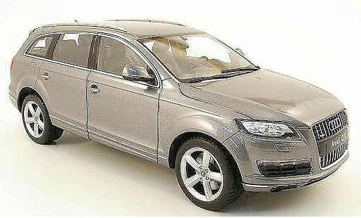 Audi Q7 suv 1/18 Welly gris 2010 coche miniatura
