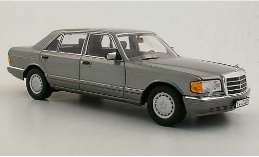 Mercedes 560 Base 1/18 Norev (W126) gris 1985 coche miniatura