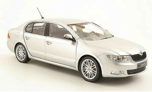 Skoda Superb 2008 1/18 Abrex II coche miniatura