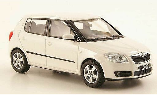Skoda Fabia Base 1/43 Abrex blanco 2006 coche miniatura