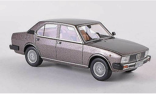 Alfa Romeo Alfetta 2000 1/43 Neo 1980 gris marron coche miniatura