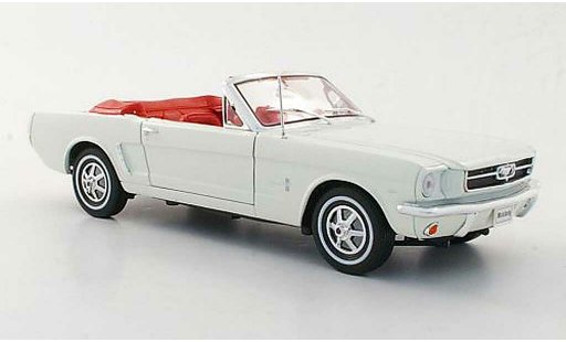 Ford Mustang Convertible 1/18 Welly blanco coche miniatura