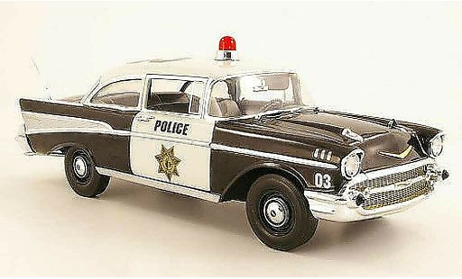 Chevrolet Bel Air police 1/18 Highway 61 1957 negro/blanco coche miniatura