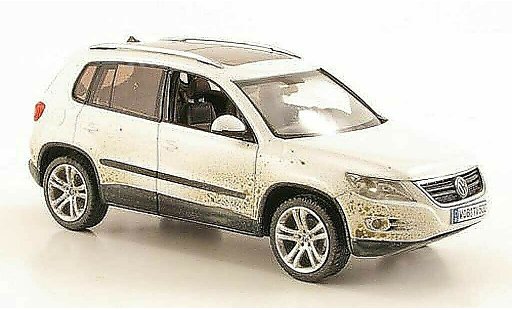 Volkswagen Tiguan Base 1/43 Schuco blanco avec Schmutzpartikeln 2008 coche miniatura