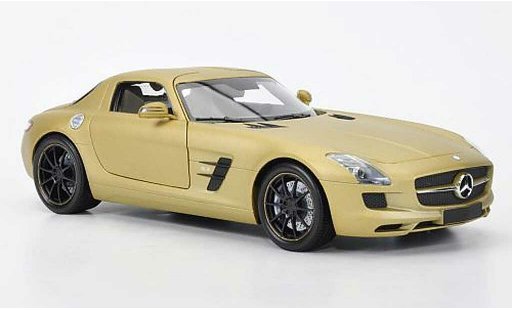 Mercedes SLS Coupe 1/18 Minichamps coupe AMG or 2010 coche miniatura