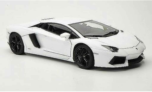 Lamborghini Aventador LP700-4 1/18 Autoart blanco 2011 coche miniatura
