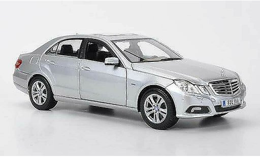 Mercedes Classe E Base 1/18 Maisto 350 (W 212) gris 2009 coche miniatura