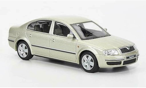 Skoda Superb Base 1/43 Abrex beige coche miniatura