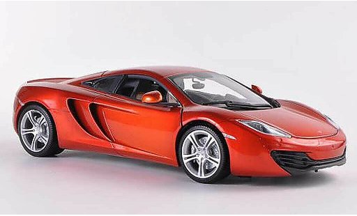 McLaren F1 Base 1/18 Minichamps MP4-12C naranja coche miniatura