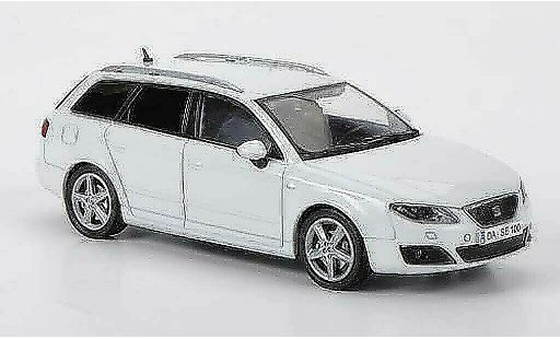 Seat Exeo ST 1/43 Hachette blanco coche miniatura